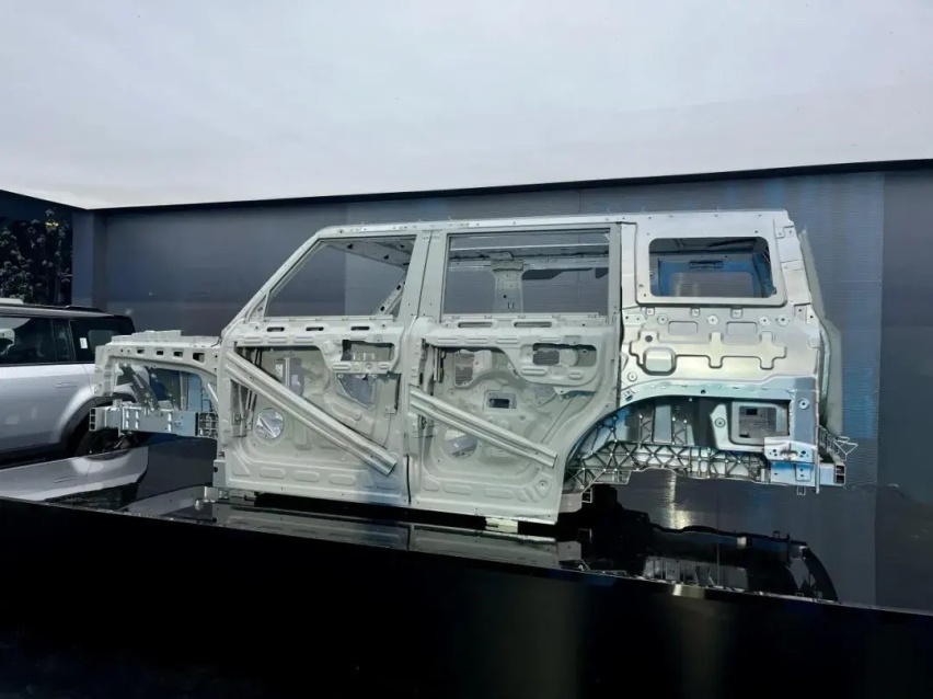 品牌升维V23、X25亮相，iCAR为年轻人打造个性“新特区”