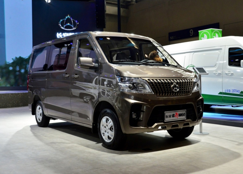 无需营销噱头，5.19万起的7座MPV，却跟跑车一样中置后驱