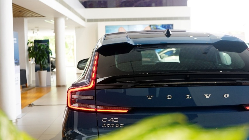 实拍4.7秒破百豪华品牌SUV，预售价仅26.7万起？