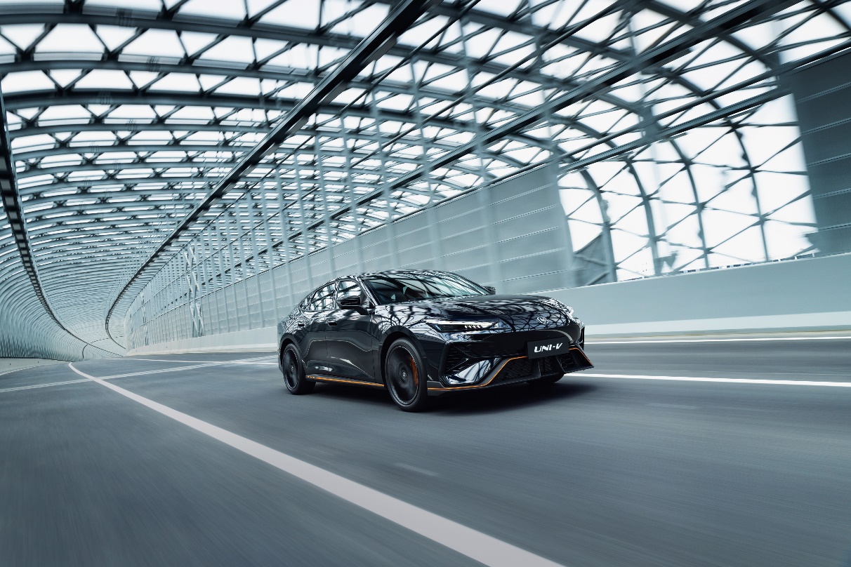 ���p�˵ĵ�һ�_(t��i)�\(y��n)��(d��ng)�I�� �L��������UNI-V�r(ji��)���(qu��n)��l(f��)��