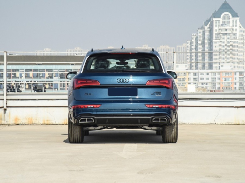 中型豪华SUV该选谁，特斯拉Model Y对比奥迪Q5L