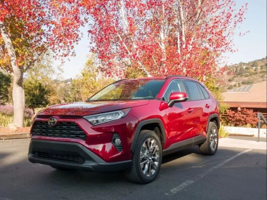 丰田推出RAV4双擎，CR-V油电混动还能一家独大吗？