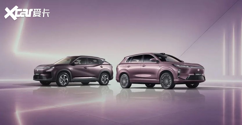 东风风神新能源8系登场 双车齐发直击家用痛点10万级满配座舱
