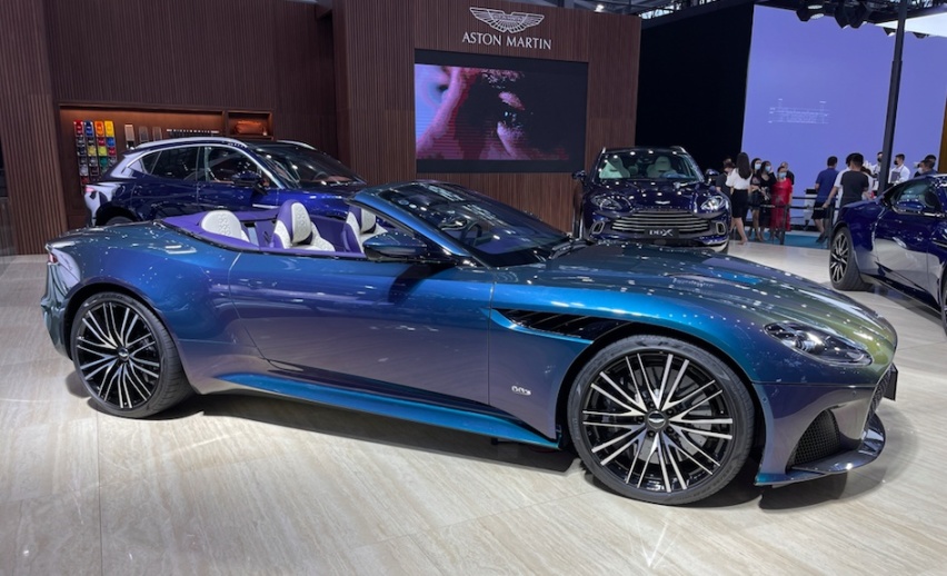 实拍阿斯顿•马丁DBS，售价突破500万，国内限售仅一台