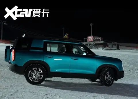 破局 10 万级轻越野市场 BJ30 旅行家冬日黑级赛道表现超强