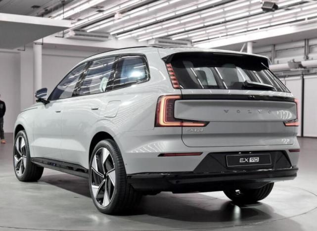 纯正北欧设计！入门SUV+高端MPV，沃尔沃发布电车计划