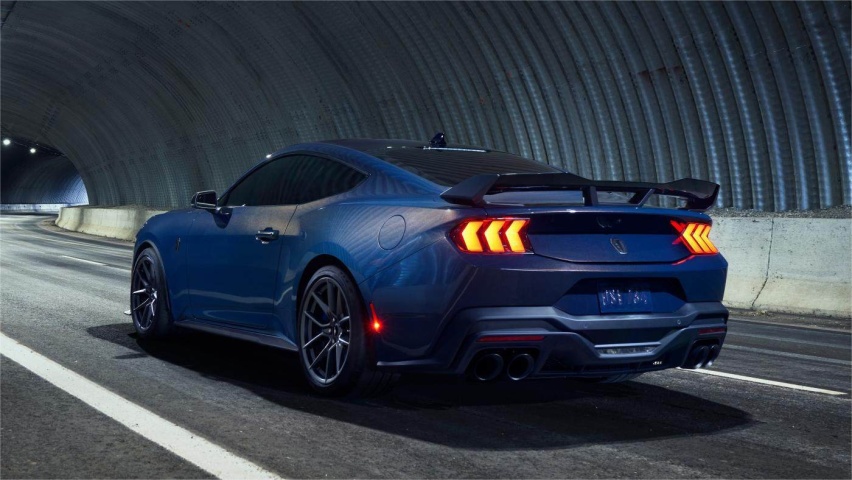 最后一代美式大V8？最大功率500匹零百4秒 国内明年也能买到