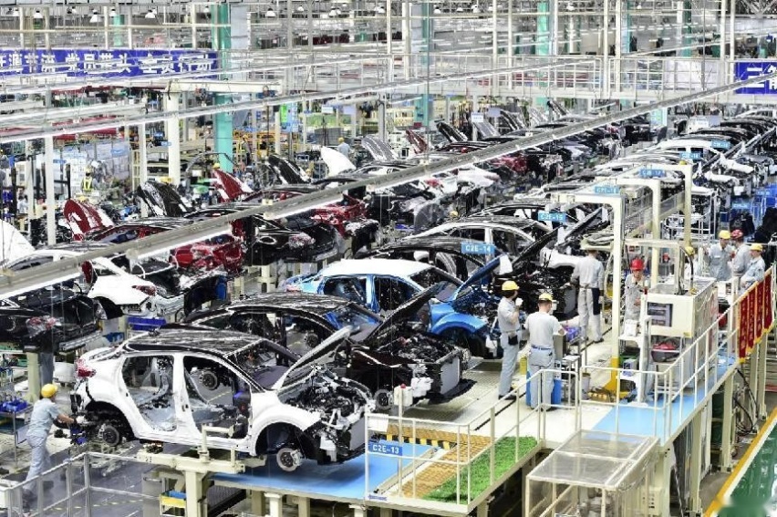 成都大运会新能源官方指定工作用车，量产幸福的纯电轿车
