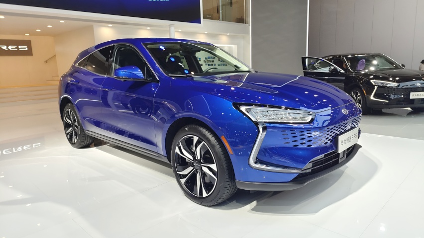 重庆车展：赛力斯华为智选SF5亮相 增程式设计与华为智慧
