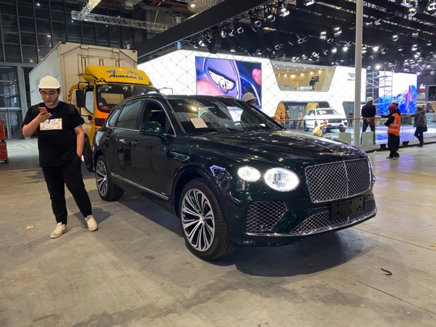 2021上海车展探馆：宾利添越PHEV