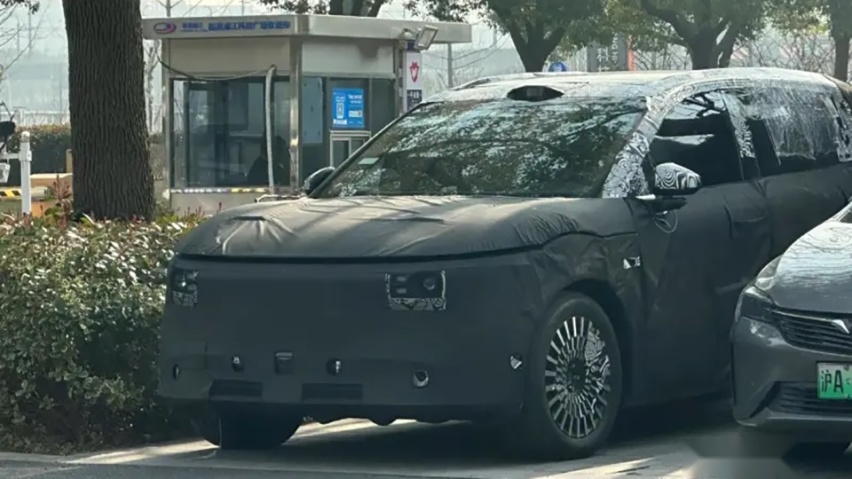 极氪全尺寸SUV，或用2.0T加四电机，新能源的尽头是增程？
