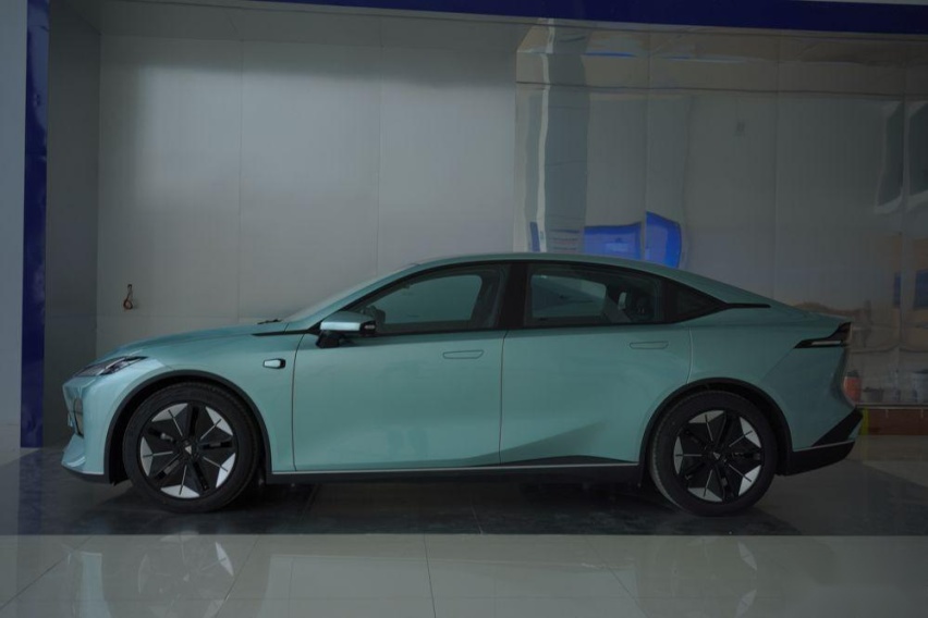 30万以下中型车，小鹏P7、长安深蓝SL03、海豹怎么选？
