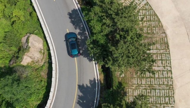都是狠角色，RAV4荣放、探界者、天逸，谁更值得选择？
