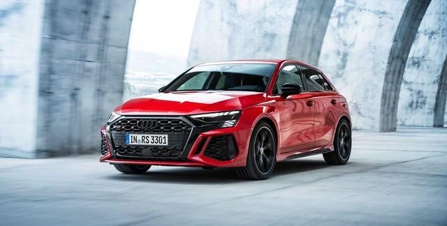 3.8秒破百，搭2.5T 5缸发动机，全新一代奥迪RS 3官图发布