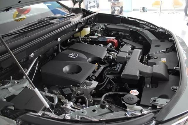 三款主流SUV间的竞争，CRV、RAV4、奇骏，买谁更省心？