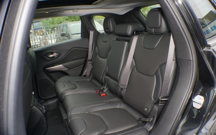 定位中型SUV，却是紧凑型尺寸，这4款合资SUV你会买吗