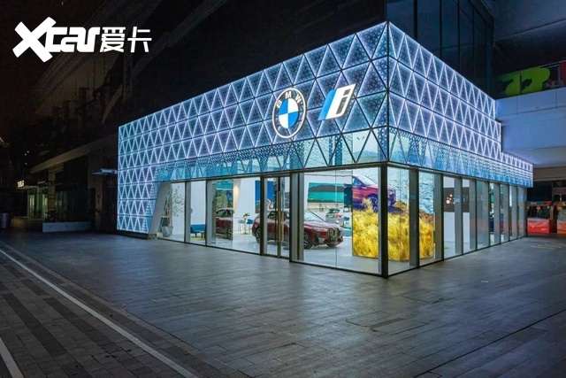 4S店拒不交车，临时要求加价，网友：宝马的吃相太难看了