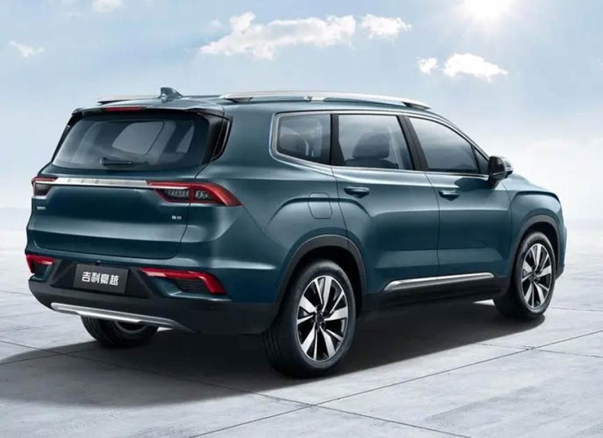 吉利12万级中型SUV！全系2.0T+后轮独悬 网友：奇瑞傻傻分不清
