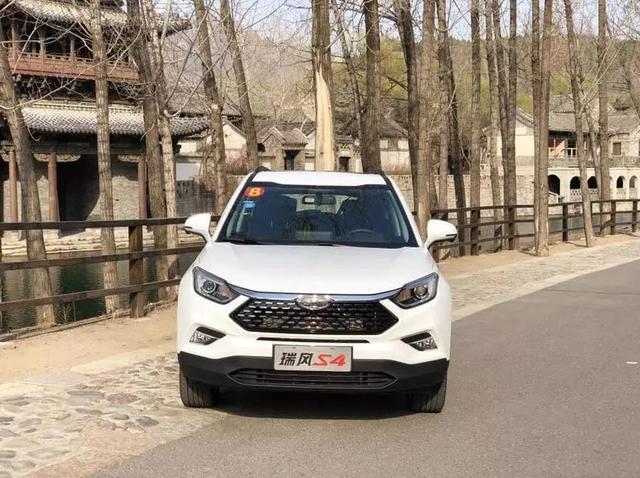 品质高德味重进步看得见 车镜试驾江淮瑞风S4