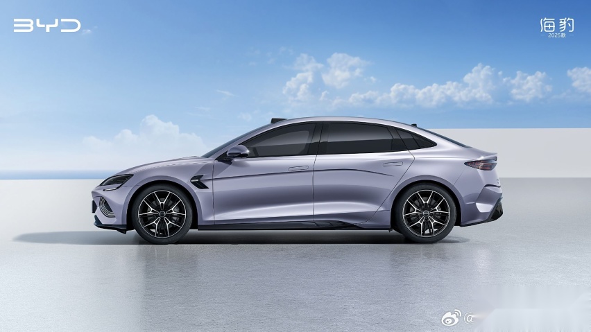 六大进化！比亚迪2025款海豹正式上市 售17.58万元起