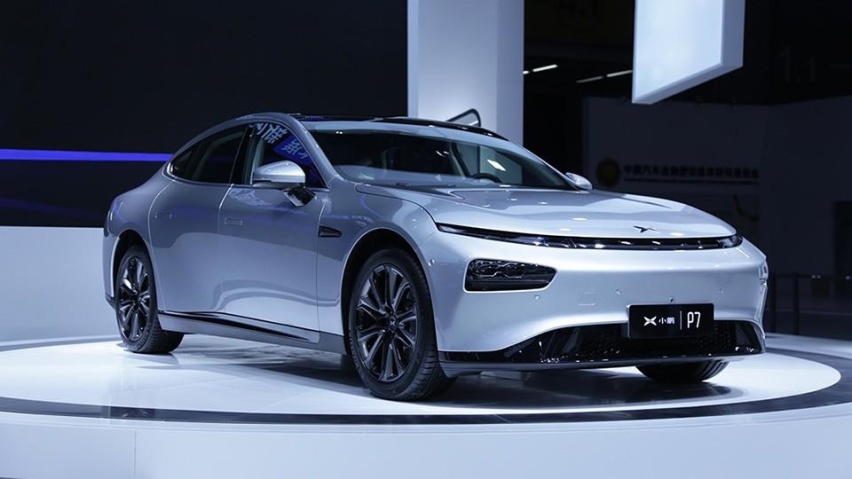 同为22.99万元，官降后，小鹏P7和Model 3谁值得买？