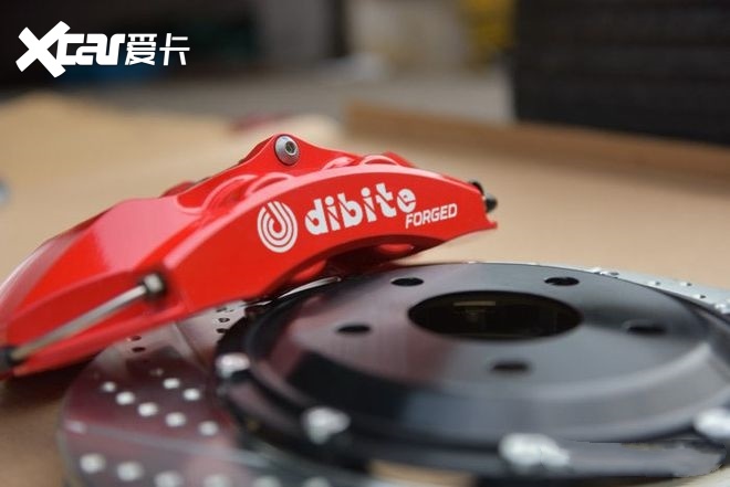 布雷博刹车制动代理告诉你到底应该换轮胎、换卡钳还是换刹车片？