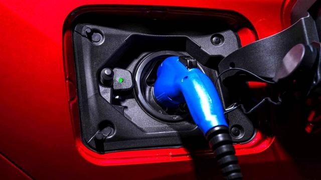 动力最强丰田RAV4来袭，5.8秒破百，能续写“真香”传奇？