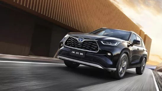首款带皇冠的SUV，28万元起选它还是汉兰达？