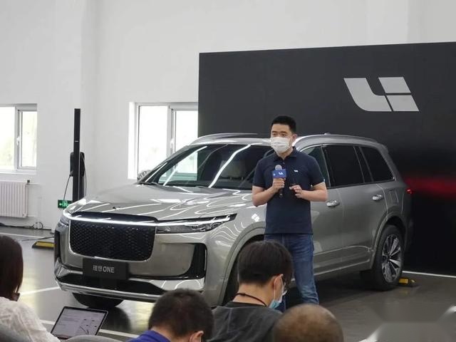 两次“灭顶之灾”三句“TMD”，李想他急了