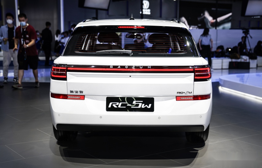 谁说旅行车只是富人专属？7万块的新宝骏RC-5W一点不输！