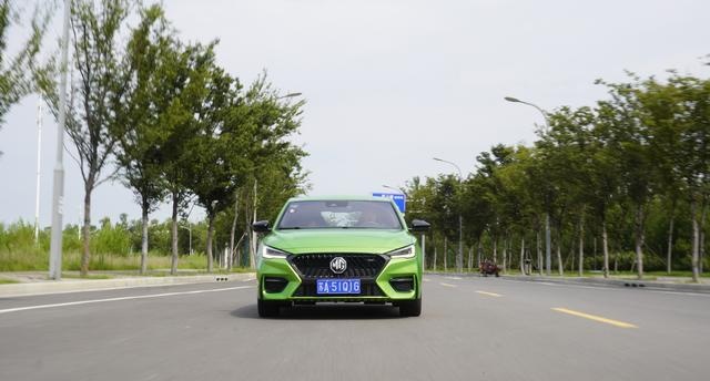 一眼入魂名爵6，2020年不能错过的时尚座驾