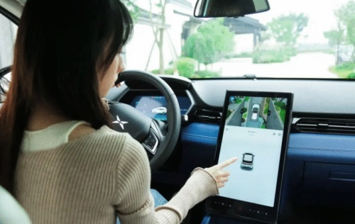 本来想买宋PLUS EV，但多次试驾后最终选择了小鹏G3i