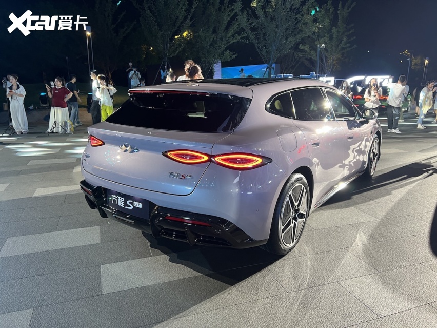 方程豹方程S与S GT上市售18.99万起 百万级跑车同款底盘下放技术