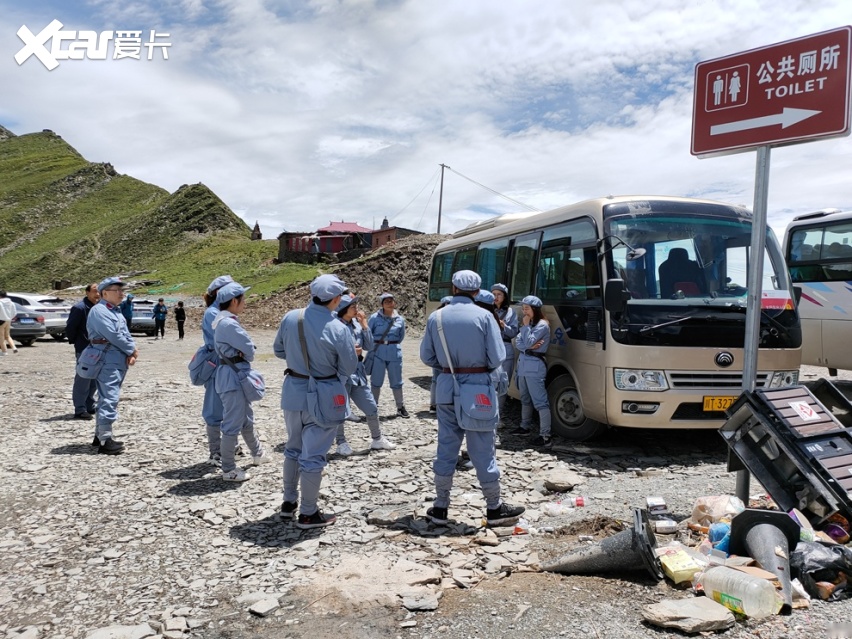 重走长征路，驱车翻越正修路的夹金山是什么感觉？