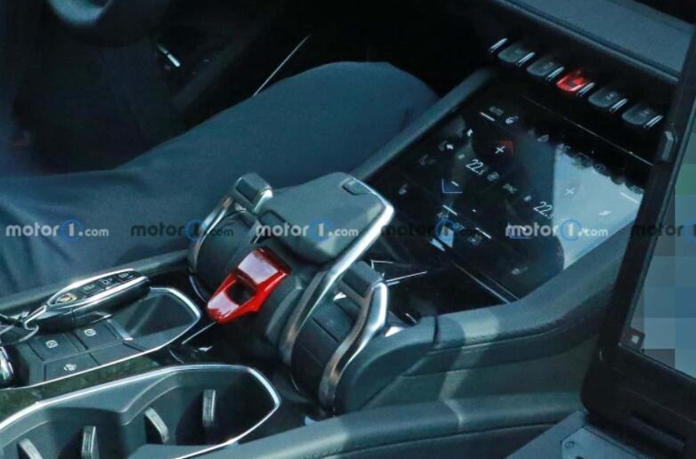 绿牌的兰博基尼，这你受得了吗？Urus PHEV内饰谍照曝光
