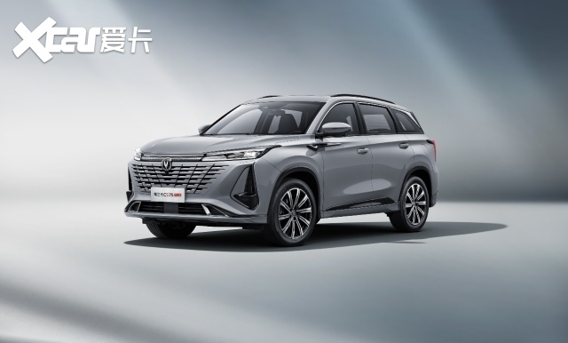 全系标配爱信8AT，第三代CS75PLUS上市，售12.49万起