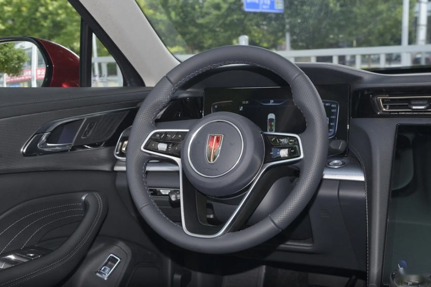 2.0T+8AT的豪华中型车，20万可全款落地，关键动态还有小惊喜