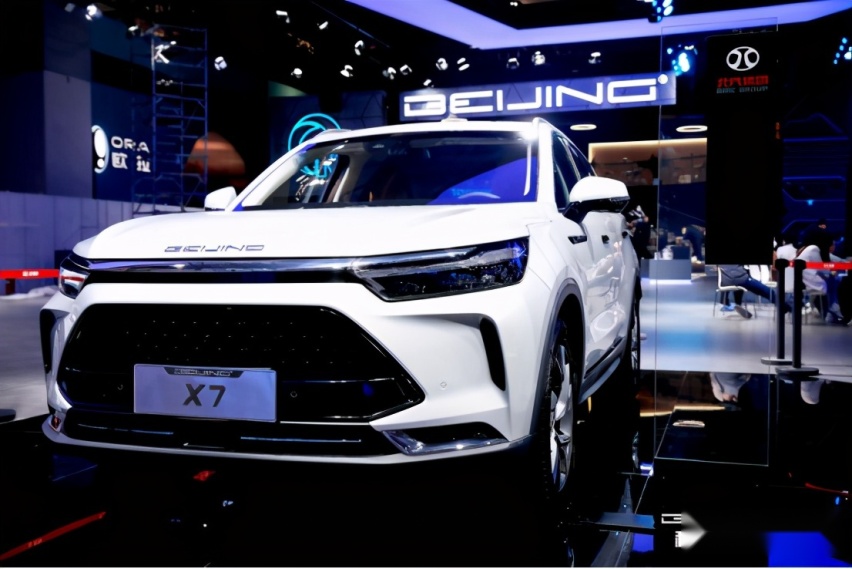 BEIJING汽车两款车型亮相预售，李雪琴成为其品质用户