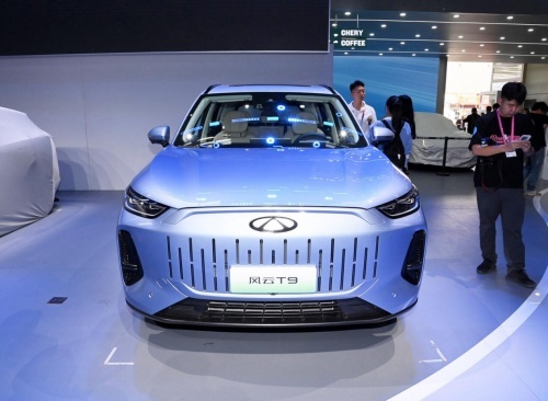 风云T9携蓝电E5荣耀版，打造10万元级混动SUV新格局