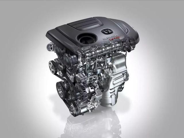 双12联屏设计、一键遥控泊车，长安CS75 PLUS“黑科技