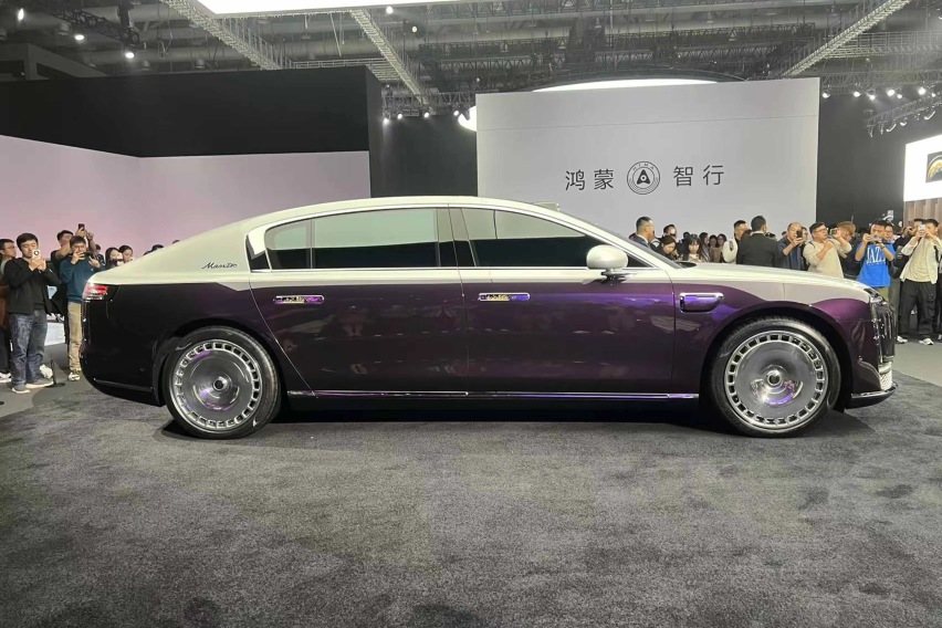 华为发布会尊界实车亮相，预售100-150万，解读尊界到底尊在哪？