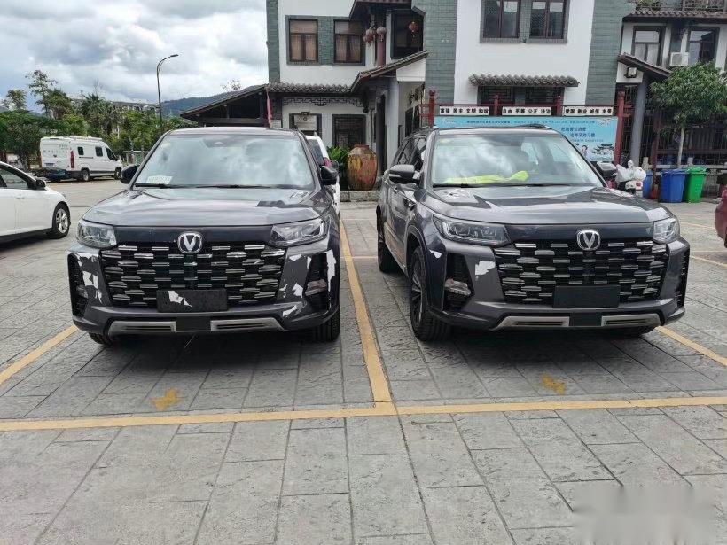 新款长安CS95实车现身，福特探险者既视感，或搭2.0T+8AT