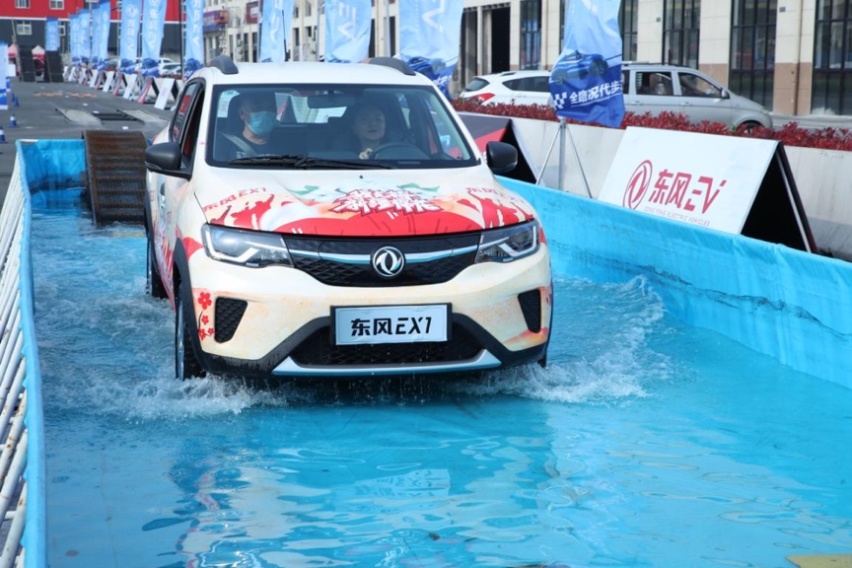定位全路况代步车 东风EX1以4.57万起加入代步车赛道