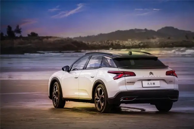 传统1.6T+扭力梁，凡尔赛C5 X是最具性价比的中级车吗？