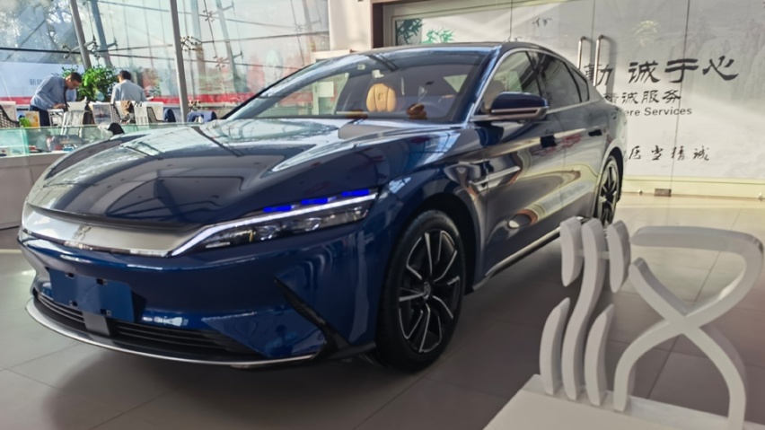 新款汉EV没优惠还要等车，但续航超700km，还有人买特斯拉？