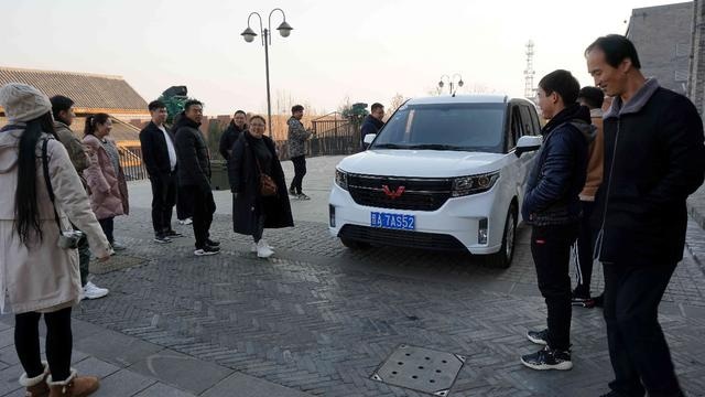 路咖与车：试驾五菱宏光PLUS 一台颇为上手的“四方不楞”？