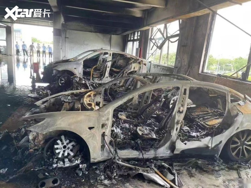特斯拉苏州钣喷中心起火 多辆待修车辆烧毁 事故原因暂不明确