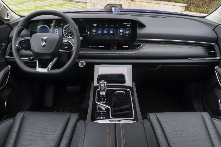 10余万买一台2.0T的中型SUV，奔腾T99只是虚有其表？