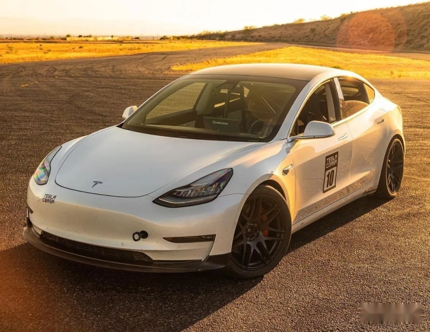 扬言刷新全美赛道纪录！赛化特斯拉Model 3有这个实力吗？