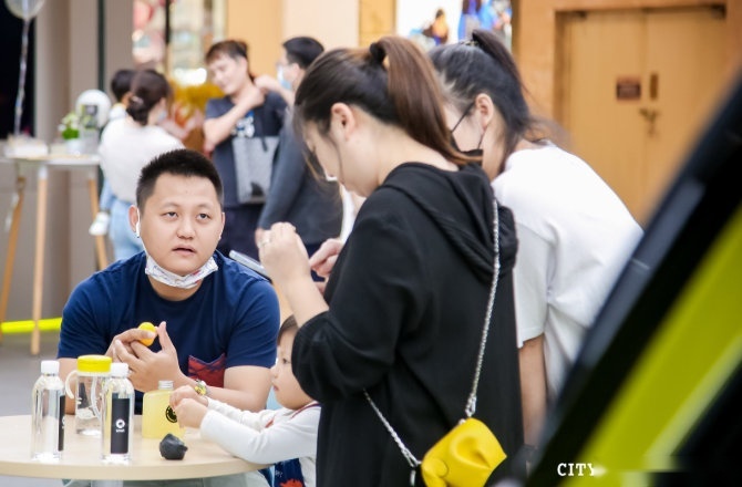 smart首款纯电，小身材大空间，玩惊喜有一套！